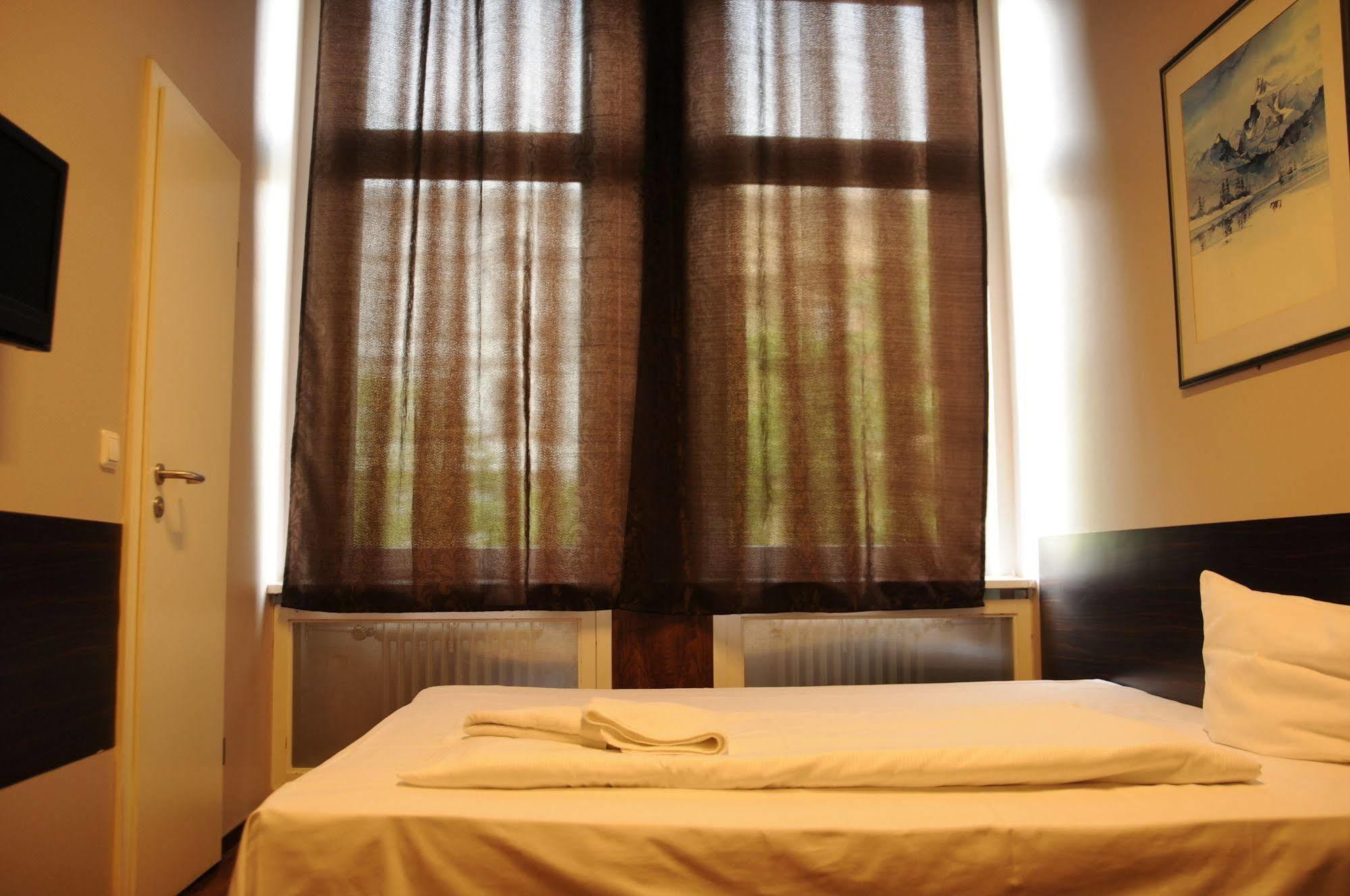 Potsdamer Inn Berlin Exteriör bild